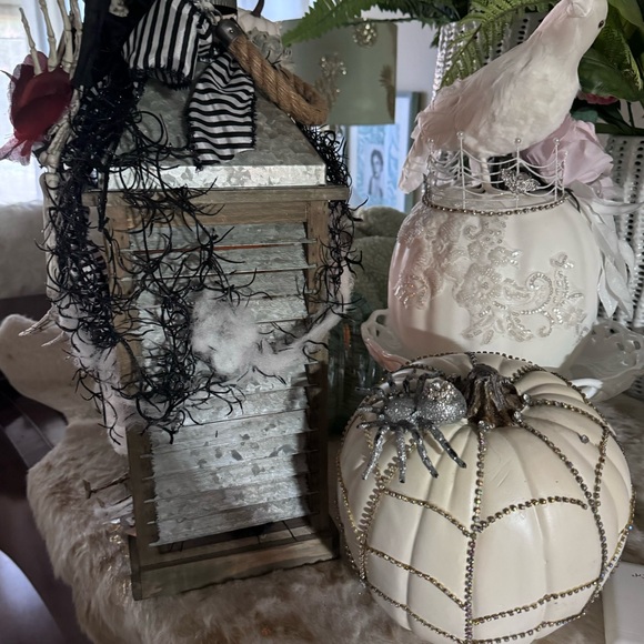 NEW! Spooky Halloween Bride & Groom Corpse Lantern Centerpiece - Picture 12 of 14